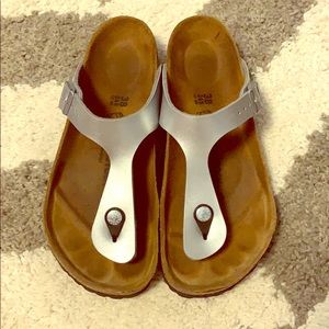 Metallic Silver Gizeh Birkenstocks